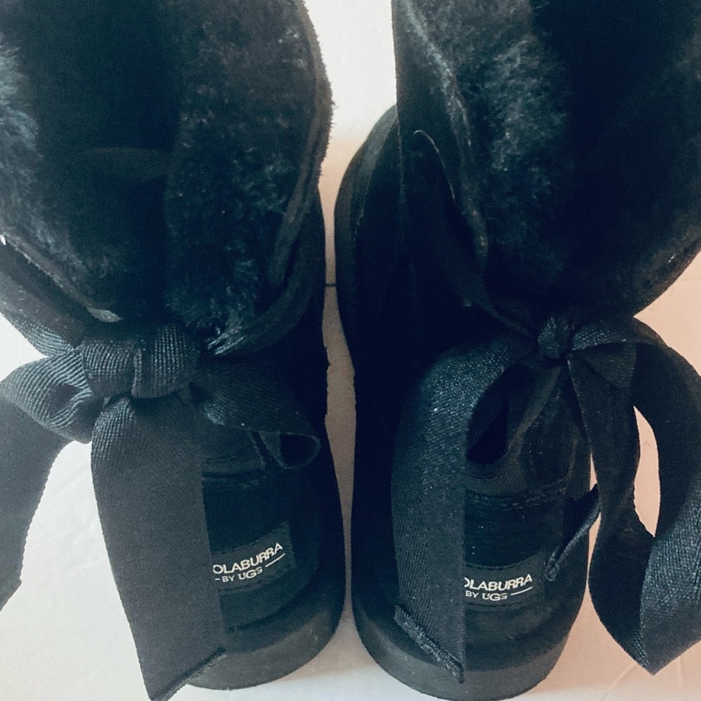 UGG SZ 7 Women's Black Suede Winter Boots faux fur lining and Bow detail - Picture 3 of 9